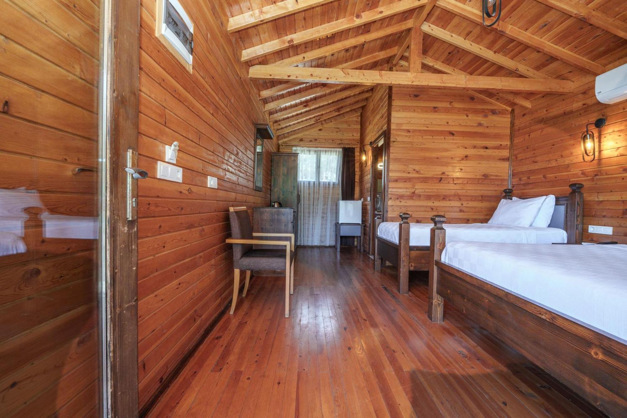 Sea Valley Lodge فاراليا المظهر الخارجي الصورة