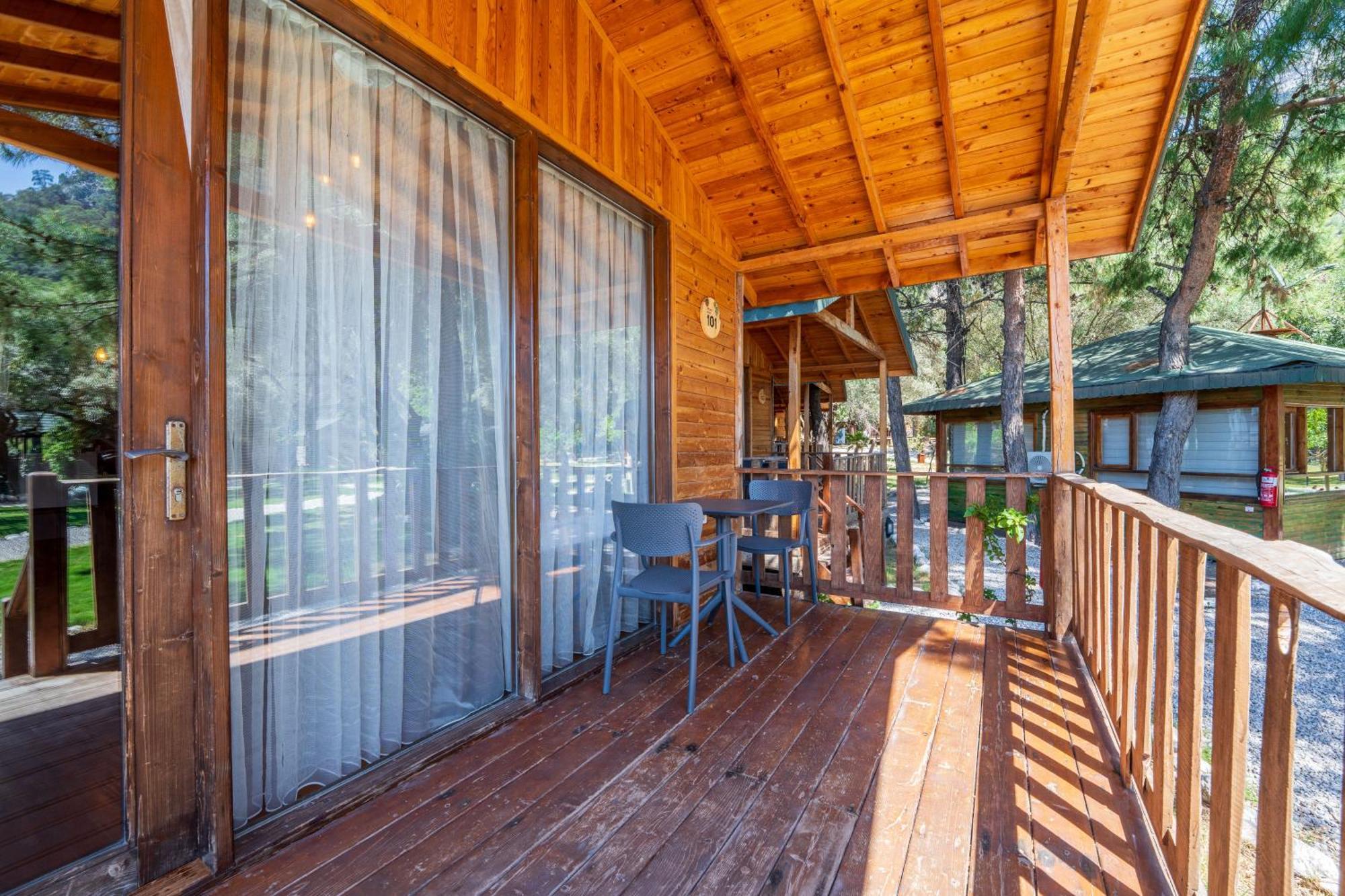 Sea Valley Lodge فاراليا المظهر الخارجي الصورة