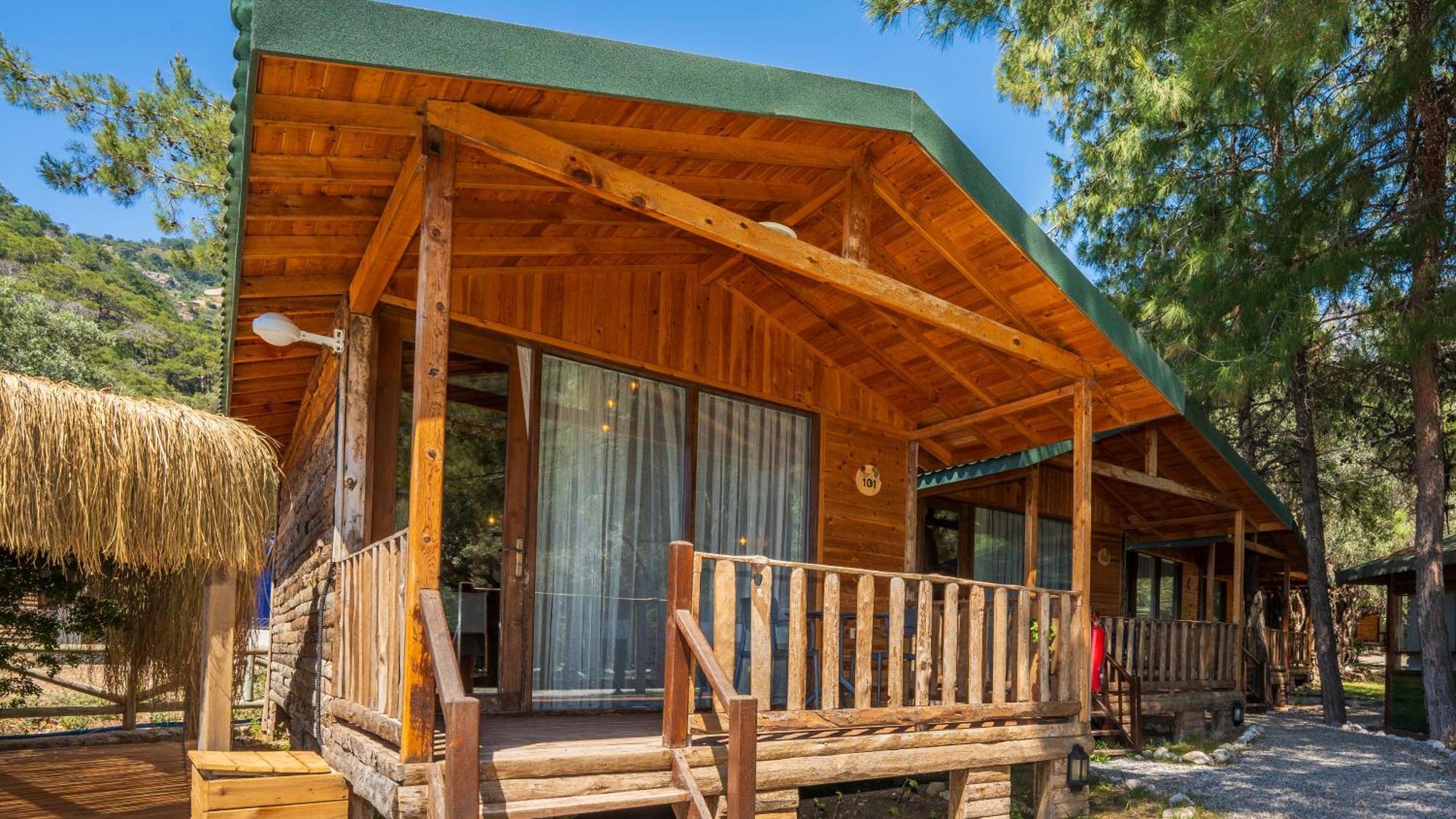 Sea Valley Lodge فاراليا المظهر الخارجي الصورة